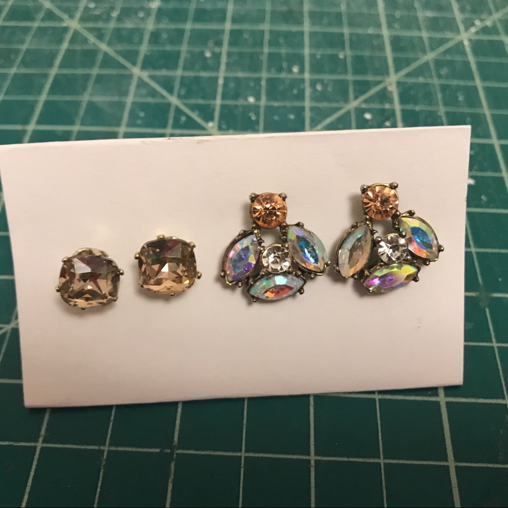 Two pairs of stud earrings!